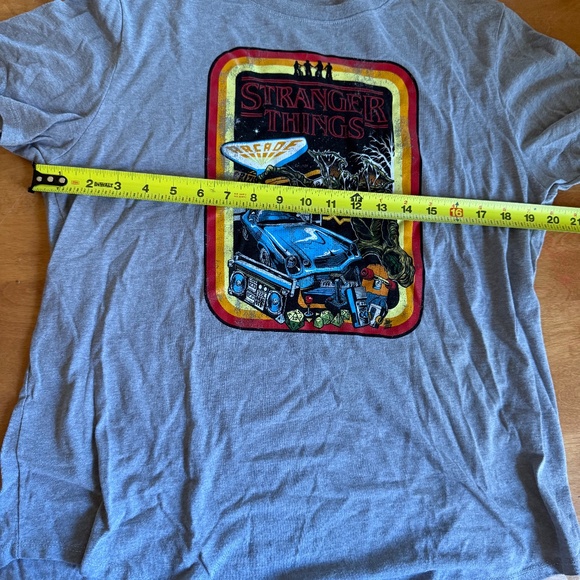 Stranger Things T-Shirt Women's 2X Netflix - Picture 5 of 8